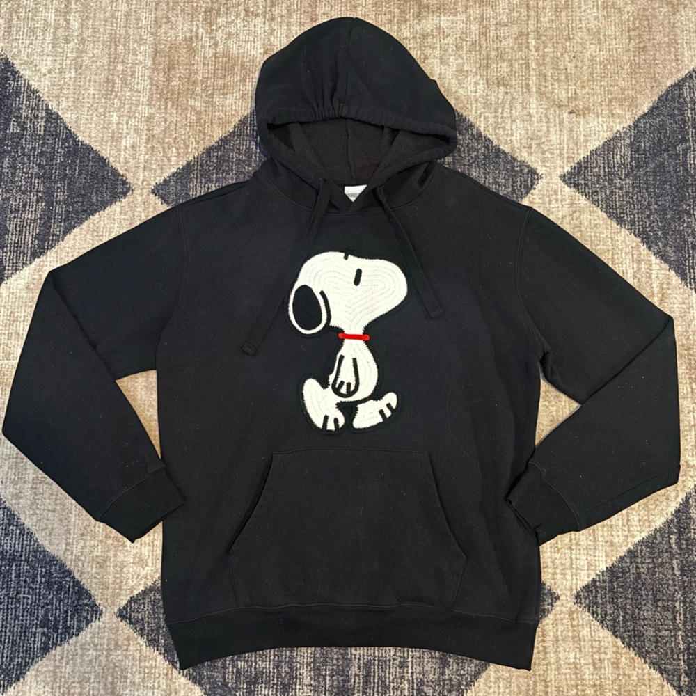 Embroidered Black Peanuts Snoopy Hoodie